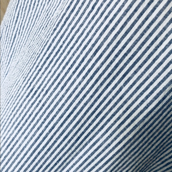 Sleeveless top with lace hem - Picture 3 of 3